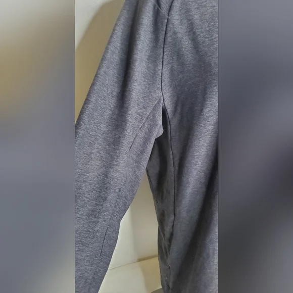 Lululemon Size XL/TG Black/grey JacketTech Half Zip -